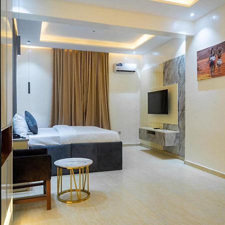 Hadmof Hotel And Suites Ikeja Exterior photo