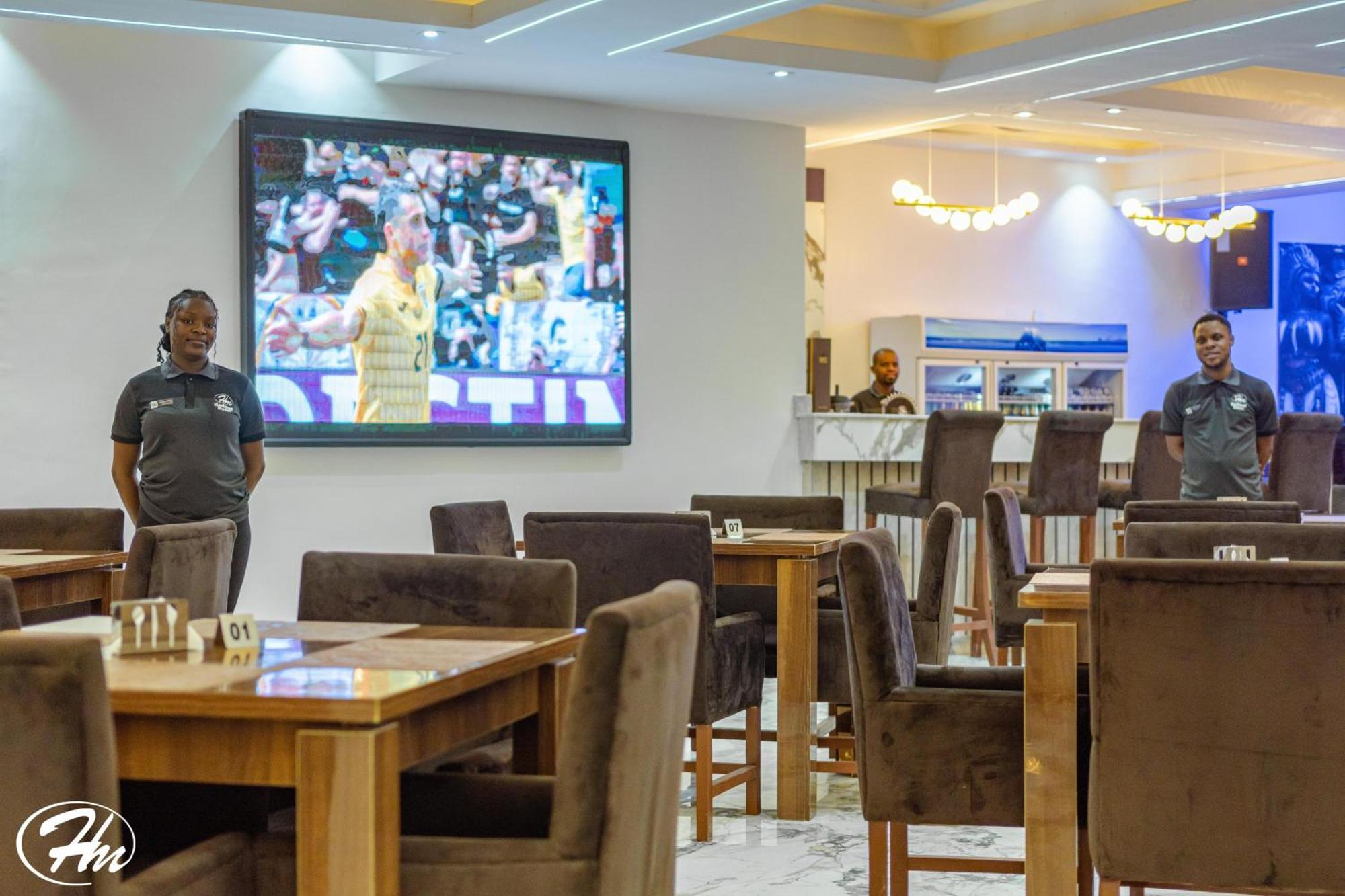 Hadmof Hotel And Suites Ikeja Exterior photo
