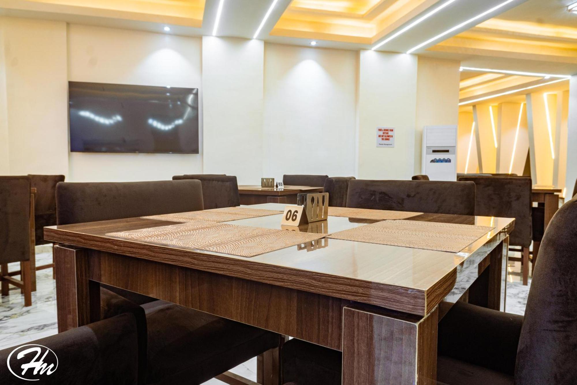 Hadmof Hotel And Suites Ikeja Exterior photo