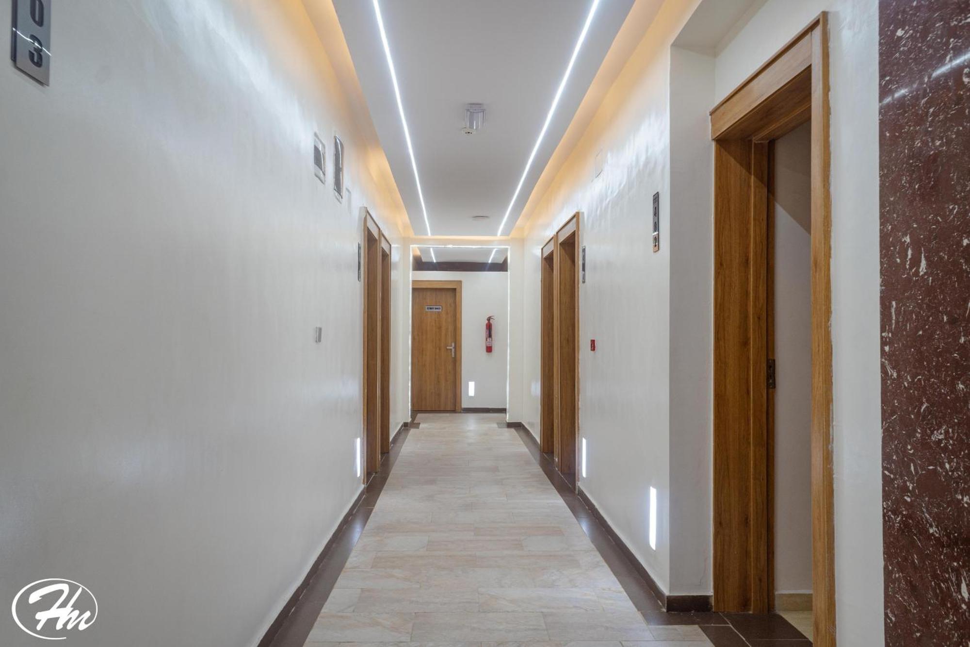 Hadmof Hotel And Suites Ikeja Exterior photo