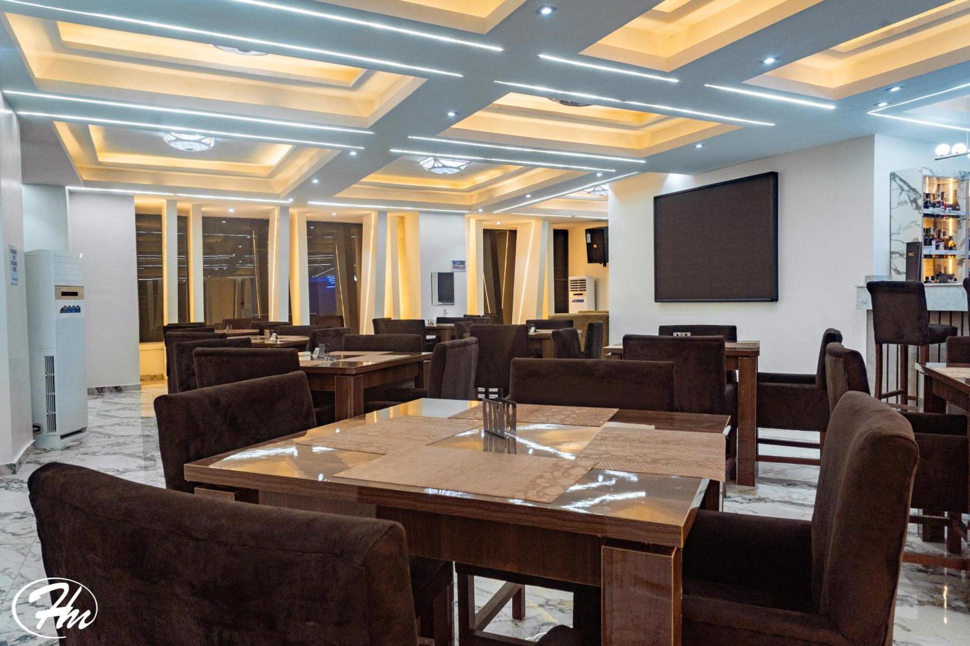 Hadmof Hotel And Suites Ikeja Exterior photo